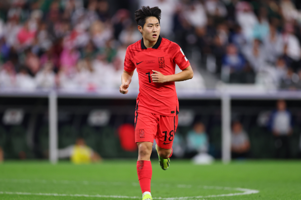 韓國隊3-2戰(zhàn)勝伊拉克，李剛?cè)寿惡笳剤F(tuán)隊合作與個人表現(xiàn)