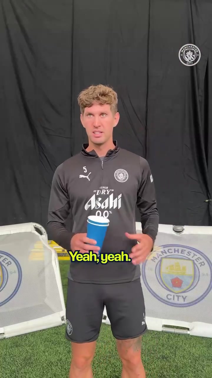 太治愈了曼城球員接杯子的小游戲這是誰(shuí)發(fā)明的天才游戲