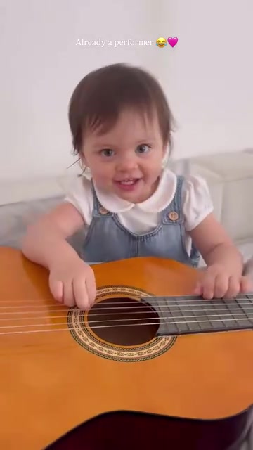 鄉(xiāng)村女歌手C席B席女兒的彈唱時(shí)間太可愛(ài)了吧