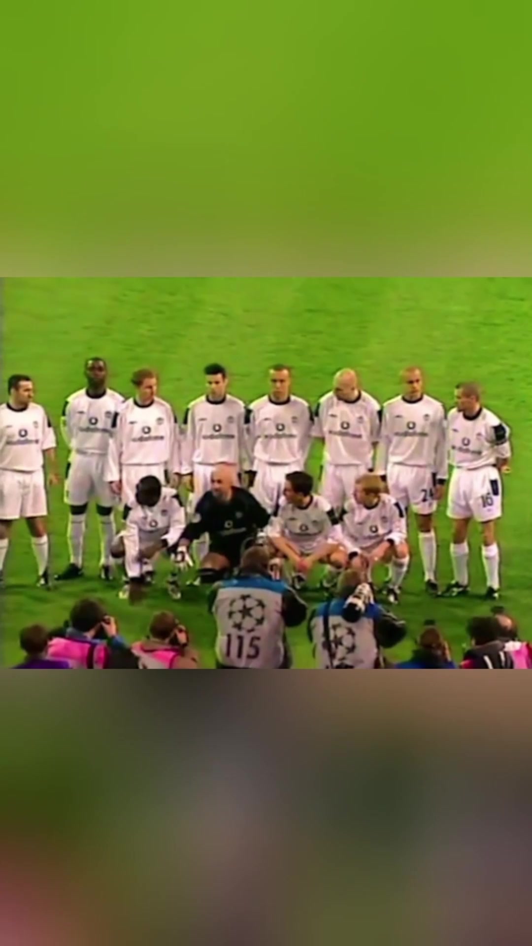 這球迷神了這是成功打入球隊(duì)內(nèi)部了