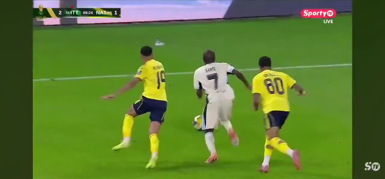 國(guó)外網(wǎng)友第一次看到坎特在比賽中暴怒