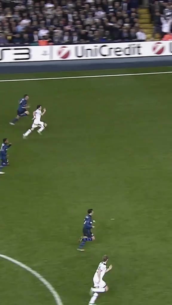 世一右跌下神壇歐冠官推重溫貝爾當(dāng)年拉爆國米右路防線