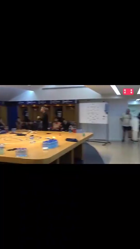 水瓶大師恩里克去年暴擊水瓶和痛罵球員們沒想到這么管用