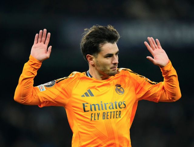 決戰(zhàn)巴薩！皇馬首發(fā)唯一懸念：2人競爭主力 阿隆索艱難選擇