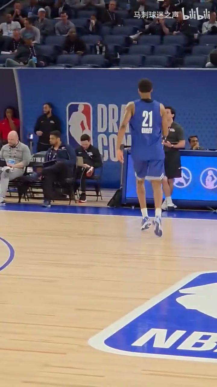 模板喬治前三熱門新秀貝利試訓(xùn)三分投籃有機(jī)會和喬治一隊