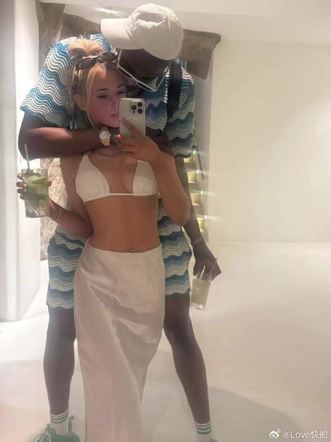 凱瓊斯帶女友度假女友這身材顏值堪稱頂級