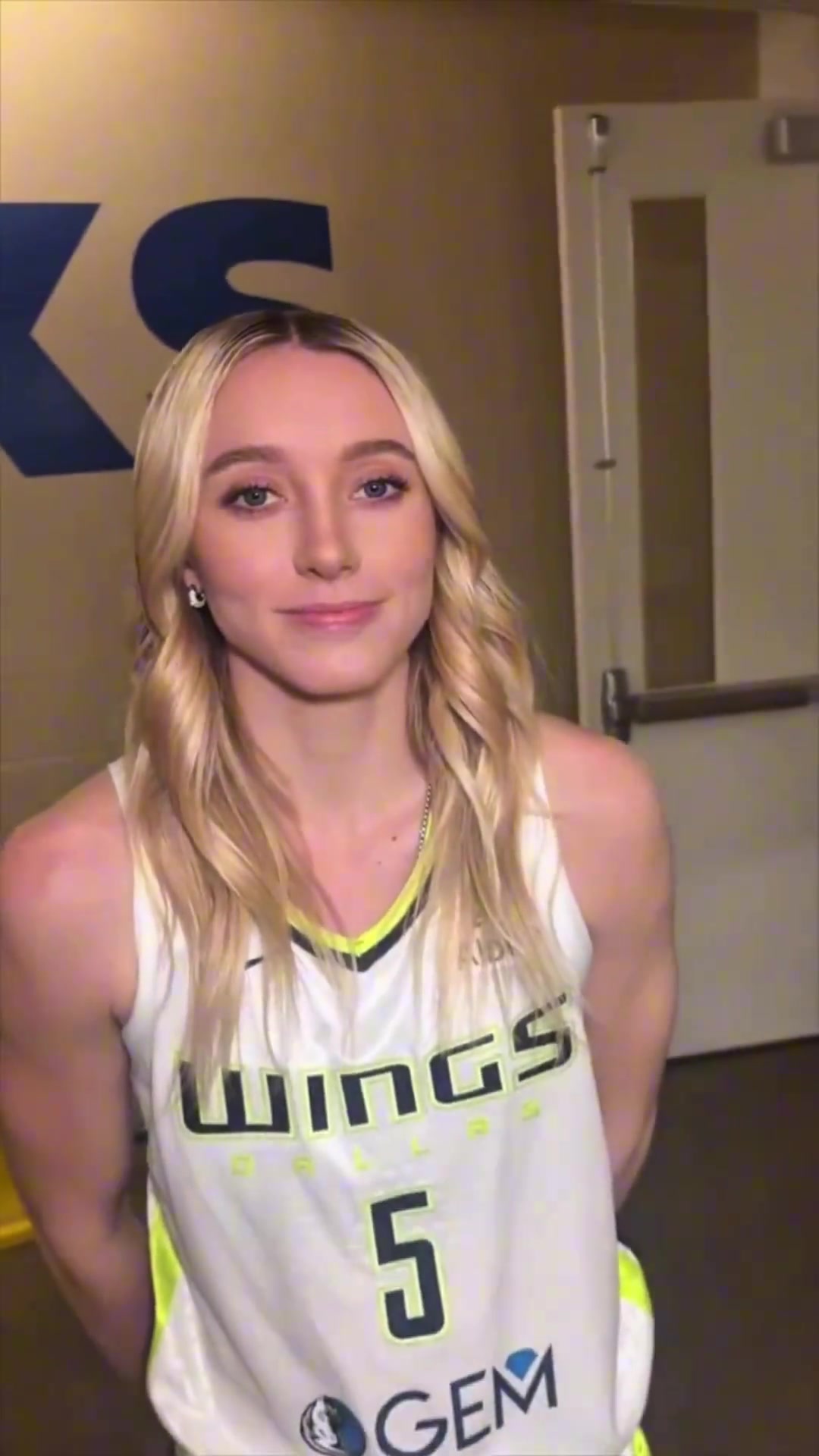 李月汝?duì)钤玛?duì)友顏值太符合吧友審美了小寶佩奇組合實(shí)在可愛