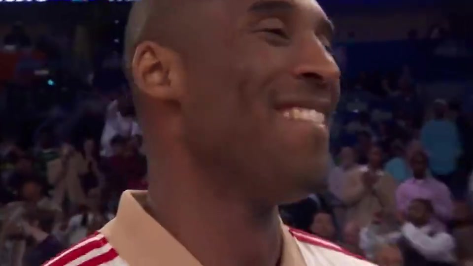 比爾-拉塞爾曾說永遠(yuǎn)不會(huì)穿湖人球衣 可是因科比 他破例了