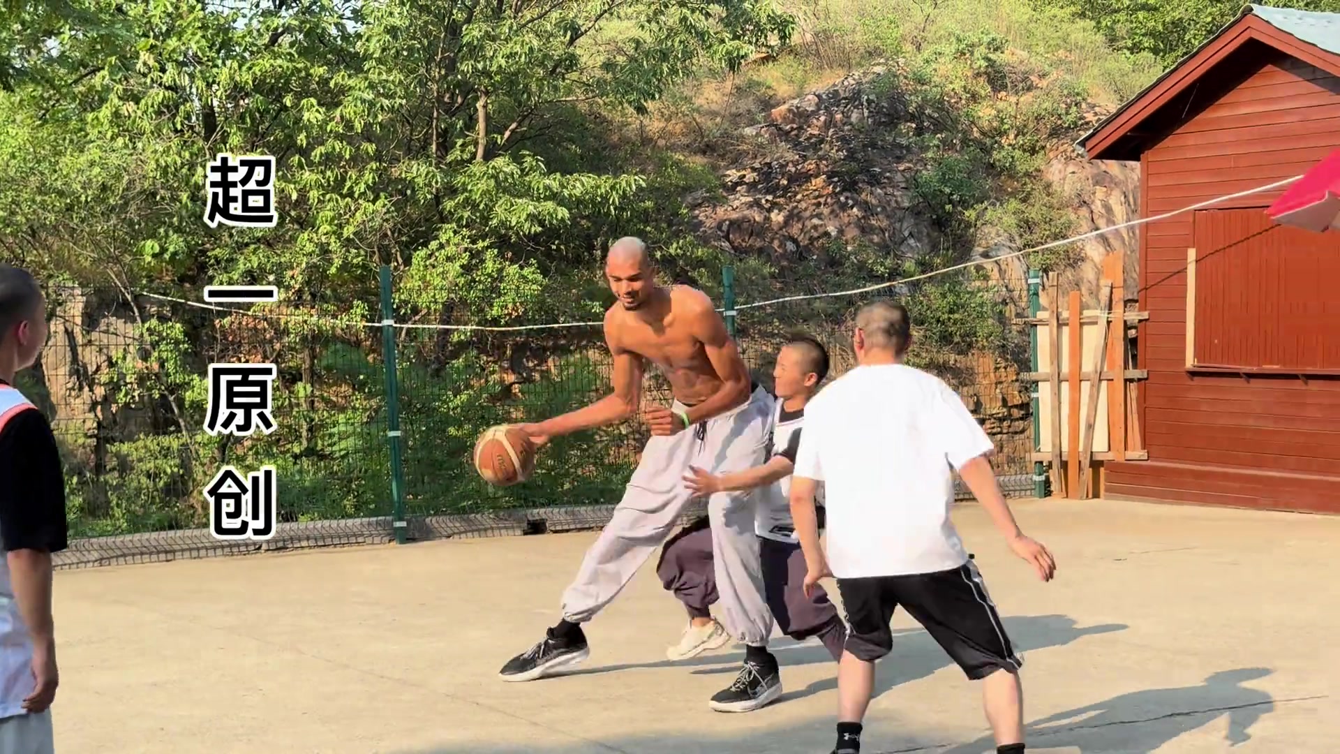 有很多人能打過掃地僧 但全世界沒有一個人敢說能打過這位高