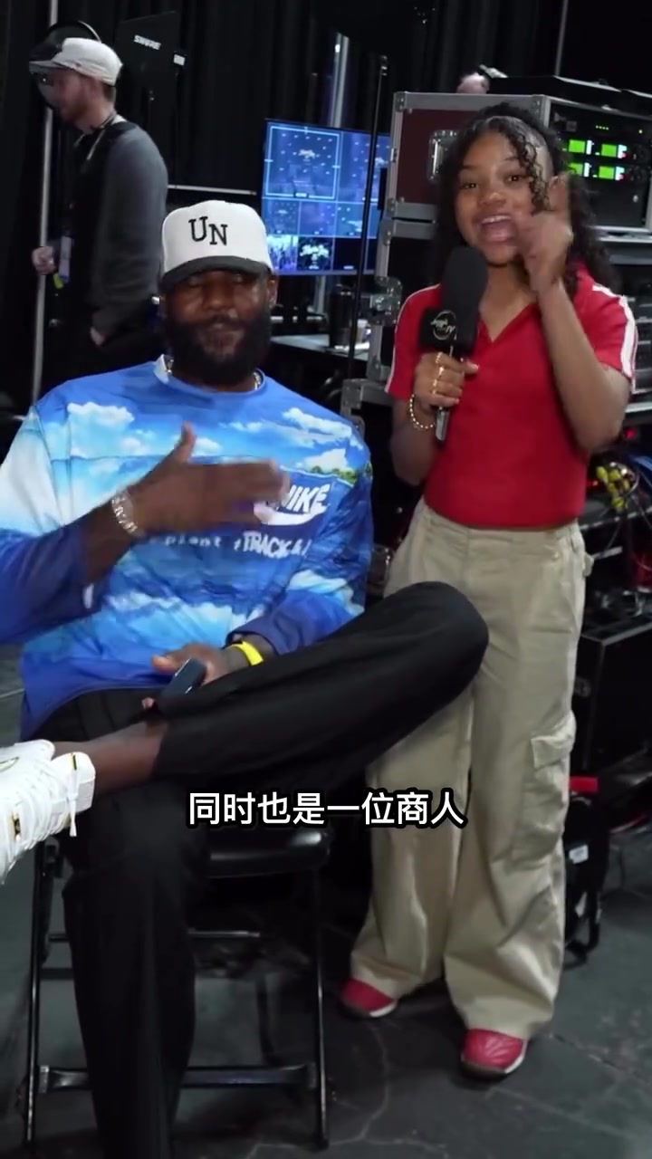 詹姆斯談在年輕時(shí)進(jìn)入NBA 后所面臨的挑戰(zhàn)和適應(yīng)過程