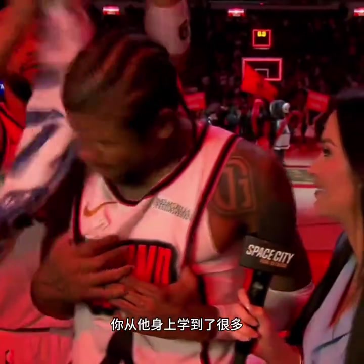 結(jié)果互換了杰倫-格林此前每個夏天都跟杜蘭特訓(xùn)練