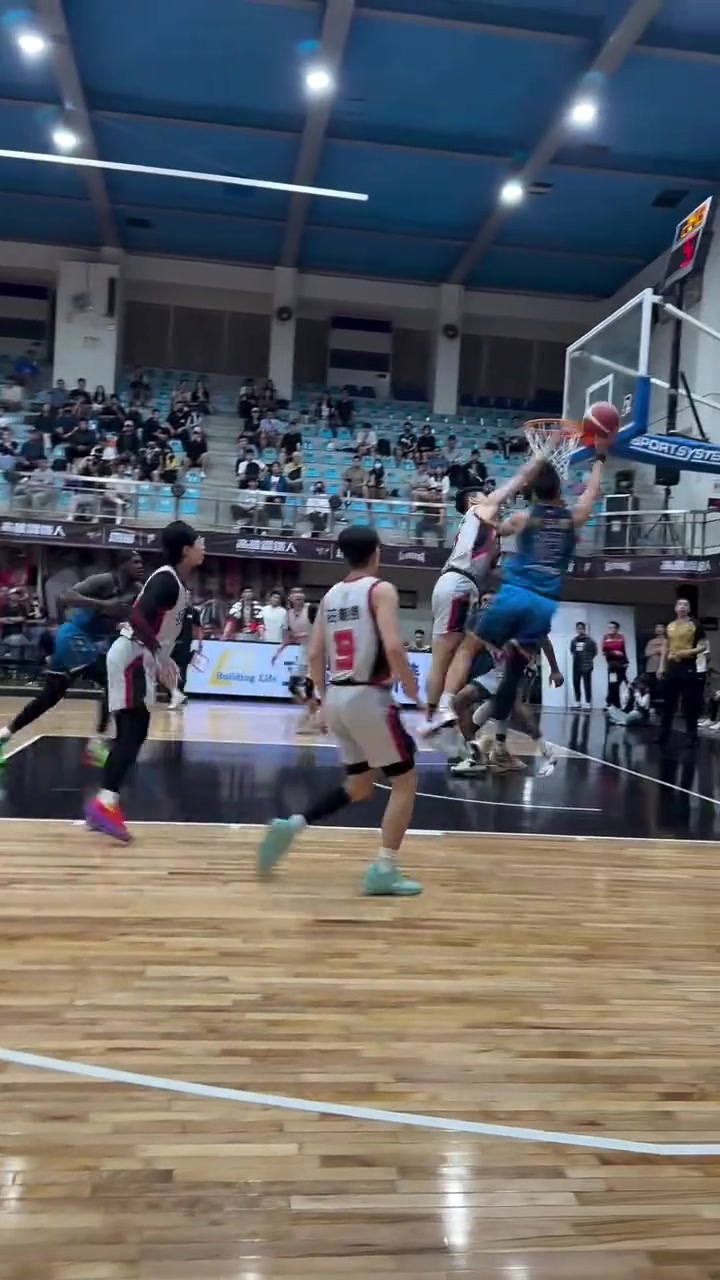 巔峰得多強啊廣廈名宿林志杰43歲還能這樣轉(zhuǎn)身上籃