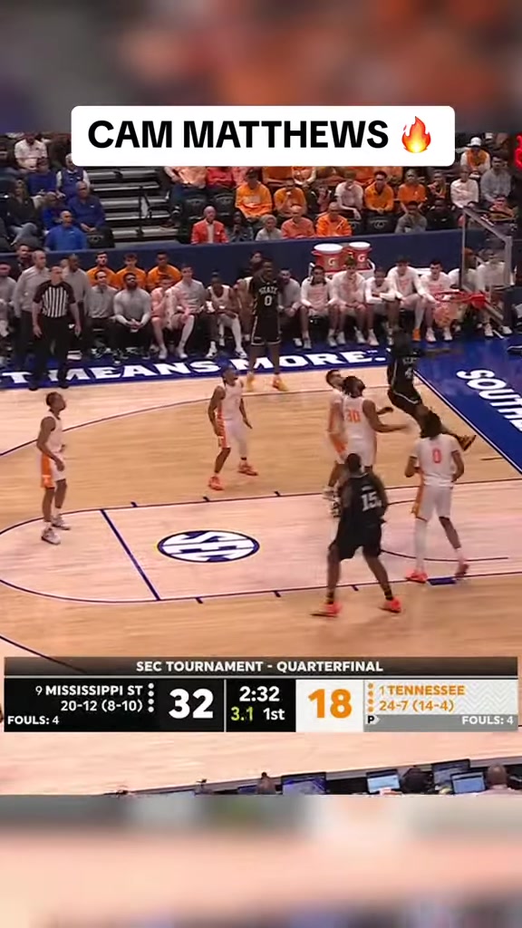 這扣籃有點白魔的影子啊火箭新秀卡梅隆-馬修斯暴扣21