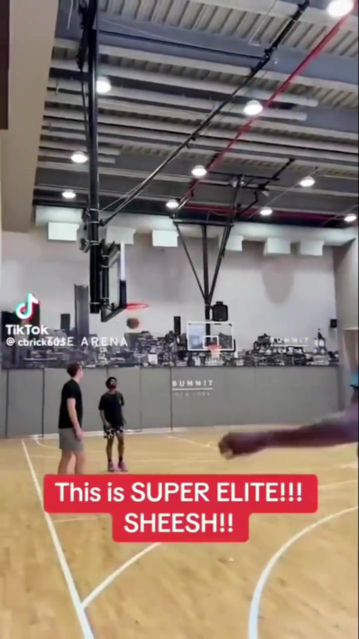 火箭球員近期訓(xùn)練視屏杜蘭特遠投恐怖如斯 小賈強化核心力量