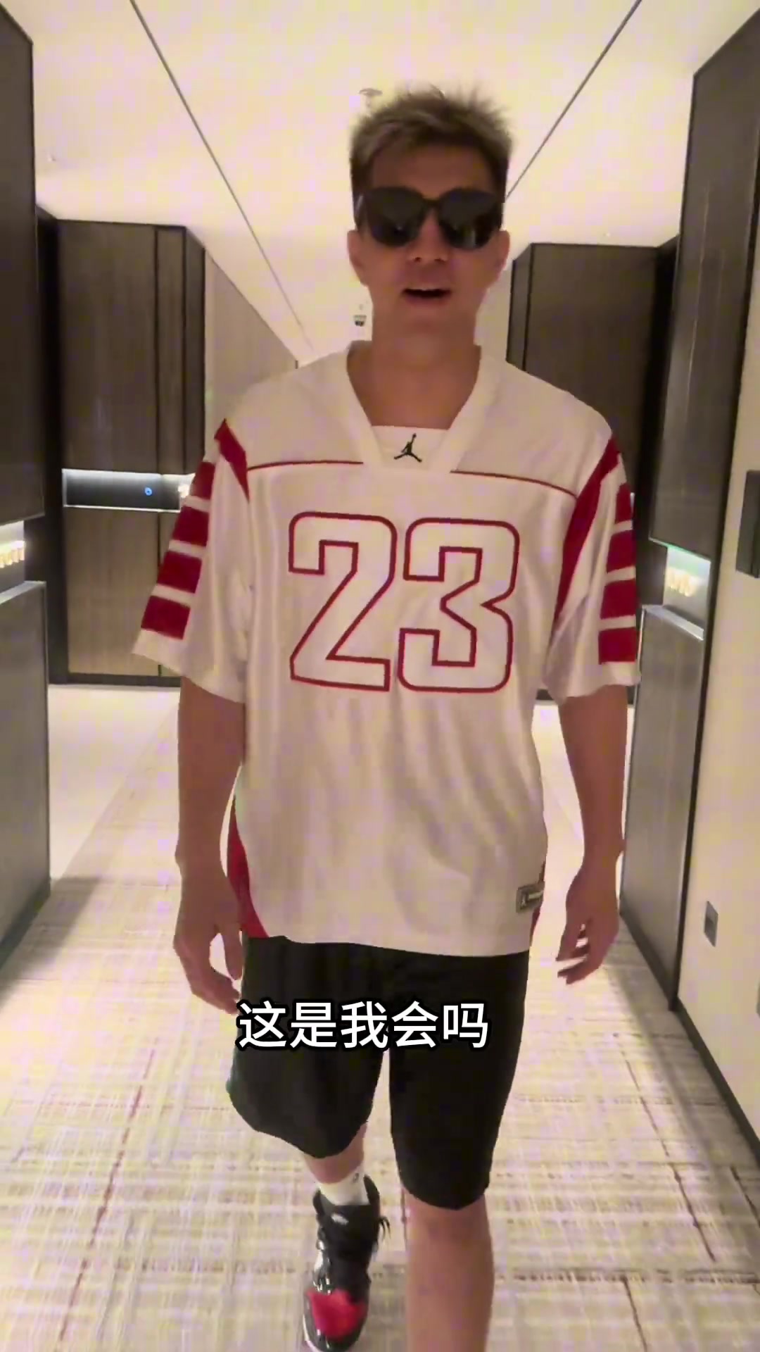 上帝之手是吧郭艾倫曬自己手球進球丟人了