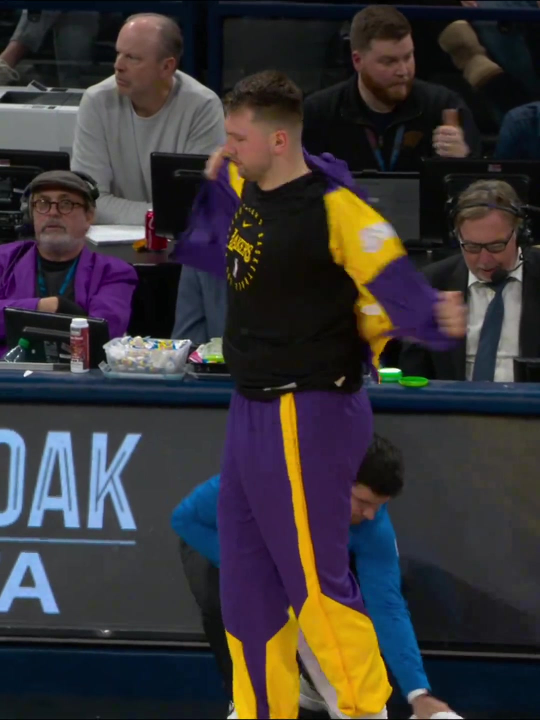 東契奇神同步郭德綱于謙相聲這到底是穿了幾層啊