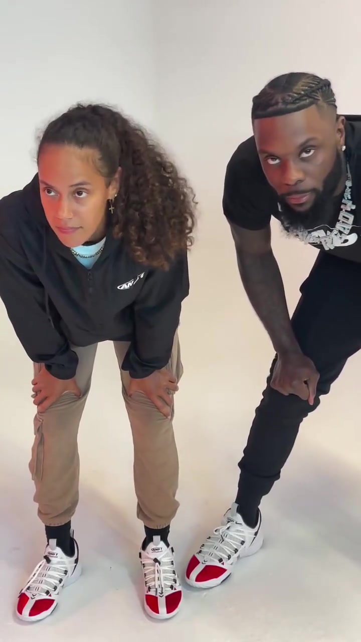 師弟會玩第一詹吹史蒂芬森連女球員都不放過