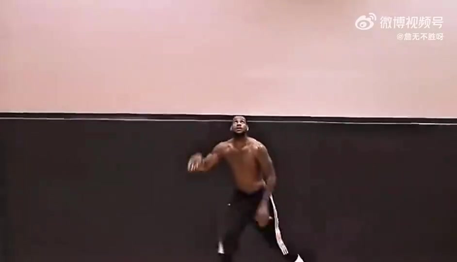 可惜從未參加過扣籃大賽詹姆斯這些動(dòng)作放到扣籃大賽能拿幾分