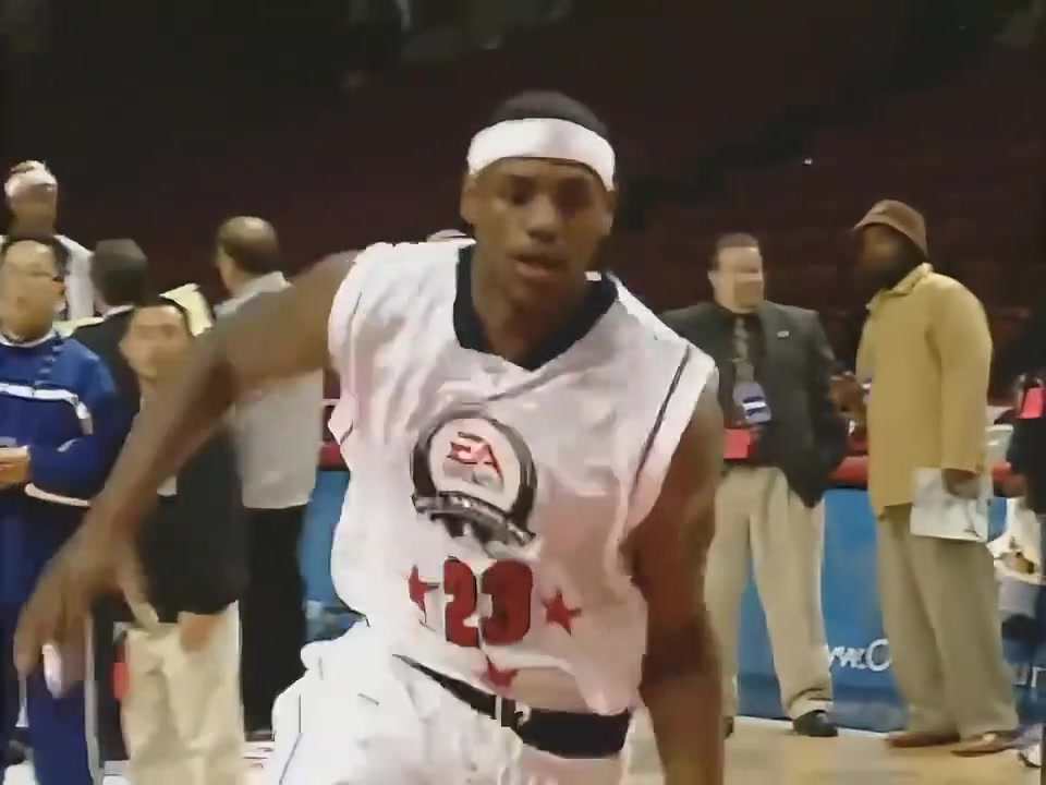 全是青春回憶當(dāng)年NBALIVE04宣傳片姚明等球星出鏡