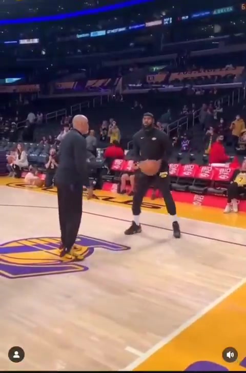 老詹淦搓招的時候摁錯了