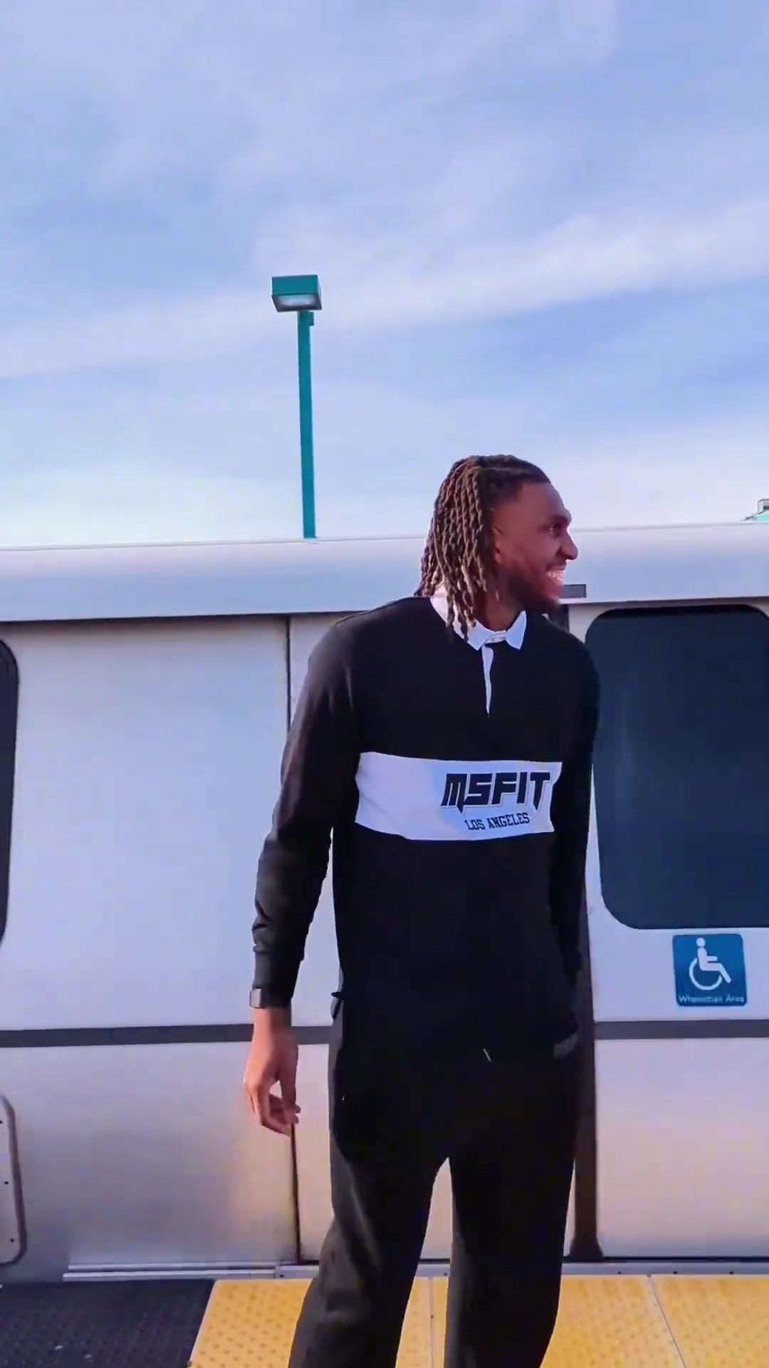 再見了灣區(qū)盧尼與新東家鵜鶘正式簽約