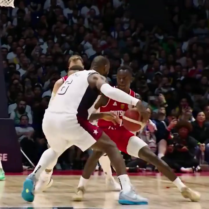 慢鏡回看詹姆斯最后時(shí)刻單挑施羅德滿滿都是細(xì)節(jié)