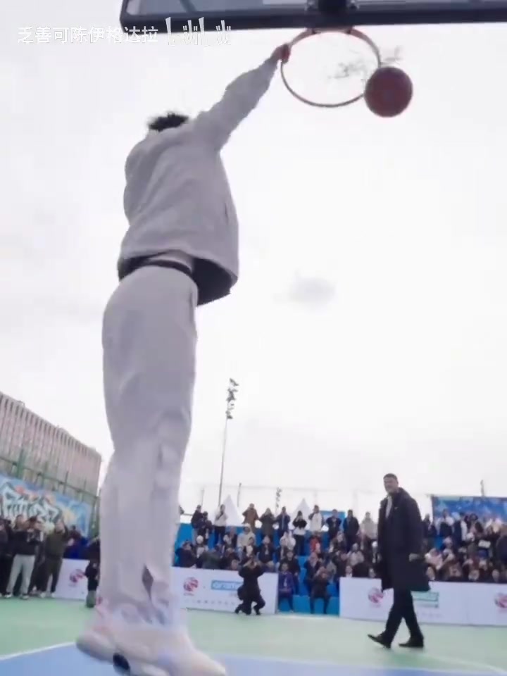 姚明把球傳給楊瀚森多年后這一定會(huì)成為名場面