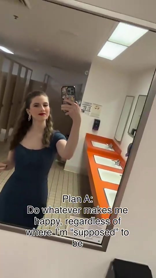 多次報(bào)道楊瀚森的美女找到了開(kāi)拓者體育記者布倫娜-格林