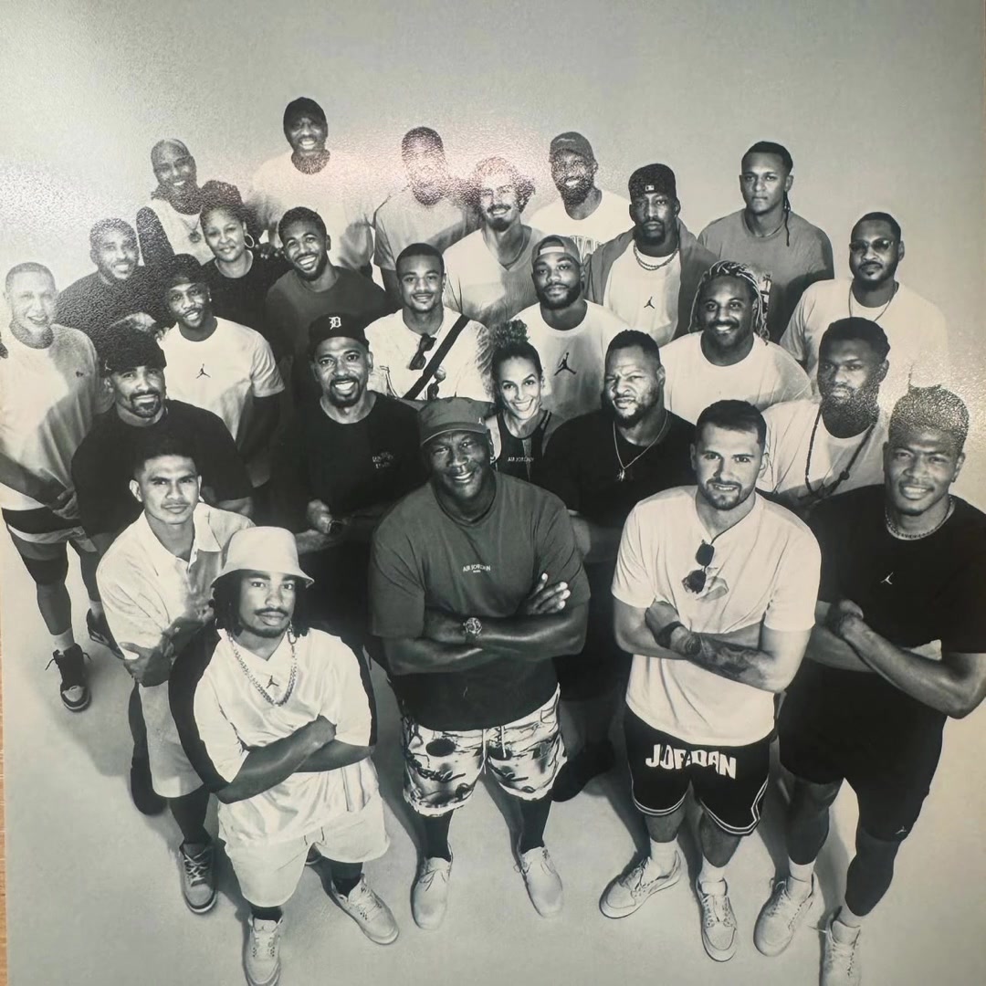 全都是GOAT門徒喬丹和品牌代言人合照 77八村和喬丹并列