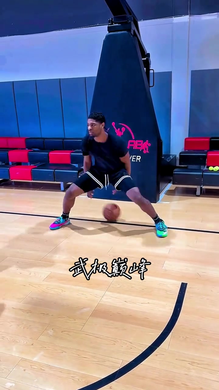 亨德森苦練運球技術(shù) 此前社媒轉(zhuǎn)發(fā)楊瀚森進球視頻