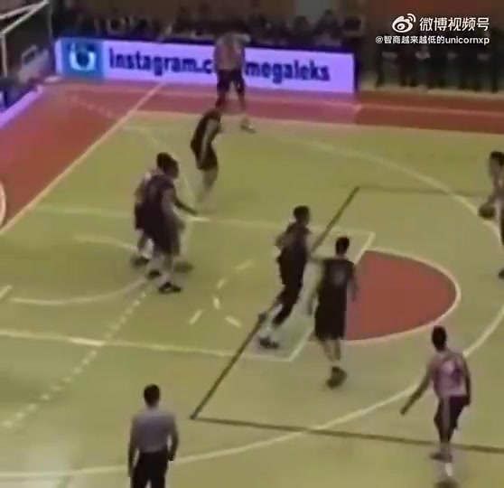 楊瀚森打球更像如今約基奇 而同年齡在進聯(lián)盟前兩人球風不盡相同