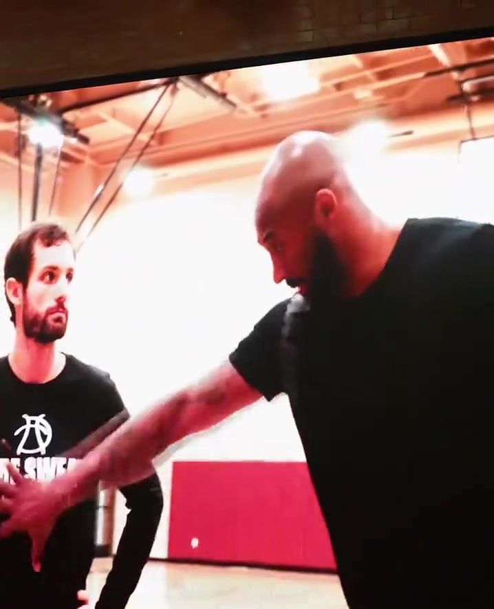 當(dāng)塔圖姆看到偶像科比指導(dǎo)他的畫面又在想什么呢