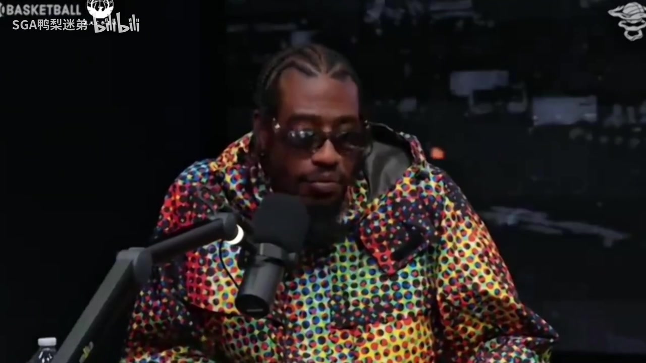 香波特16總決搶七歐文讓盧把球給他庫里試圖避開與他對(duì)位