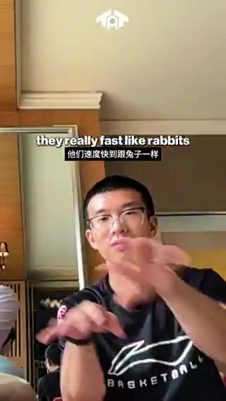 笑聲好魔性哈萊昂納德和楊瀚森連線并建議如何適應(yīng)NBA節(jié)奏