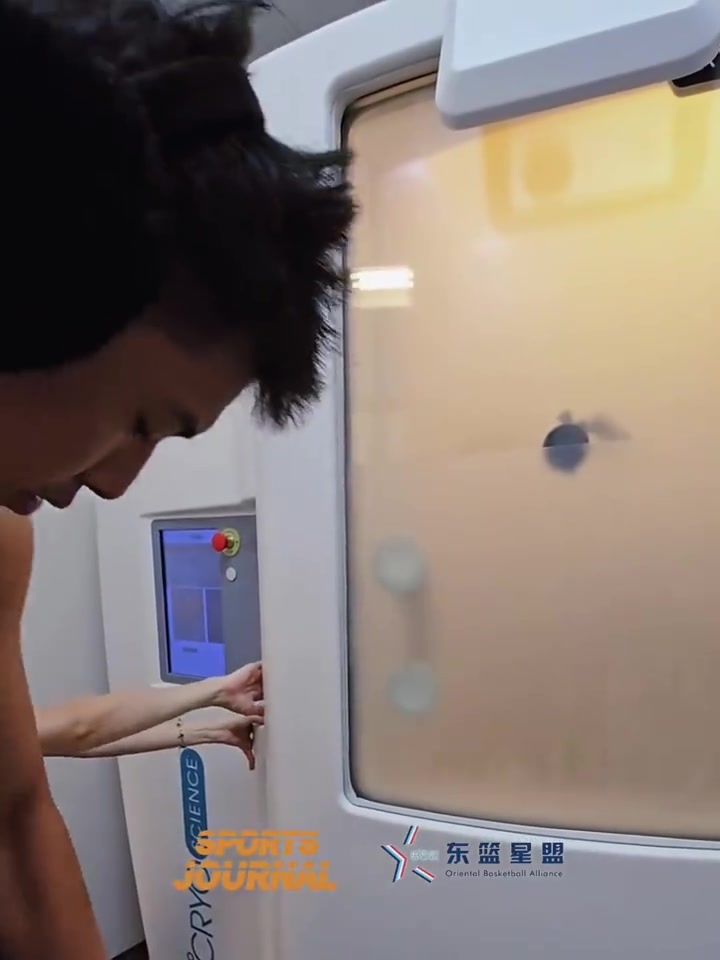 崔永熙最新康復(fù)動(dòng)態(tài)看起來(lái)訓(xùn)練狀態(tài)越來(lái)越好了