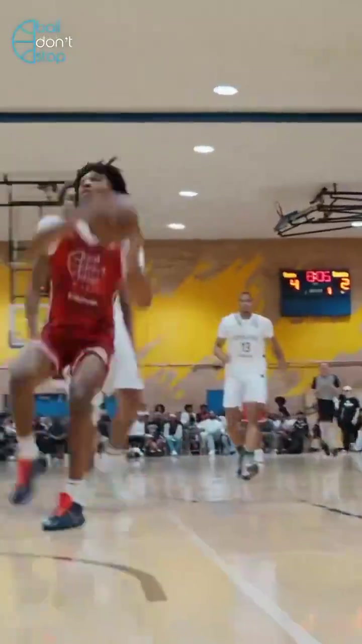 楊瀚森的開拓者隊(duì)友夏普在業(yè)余聯(lián)賽中砍瓜切菜拿下46分