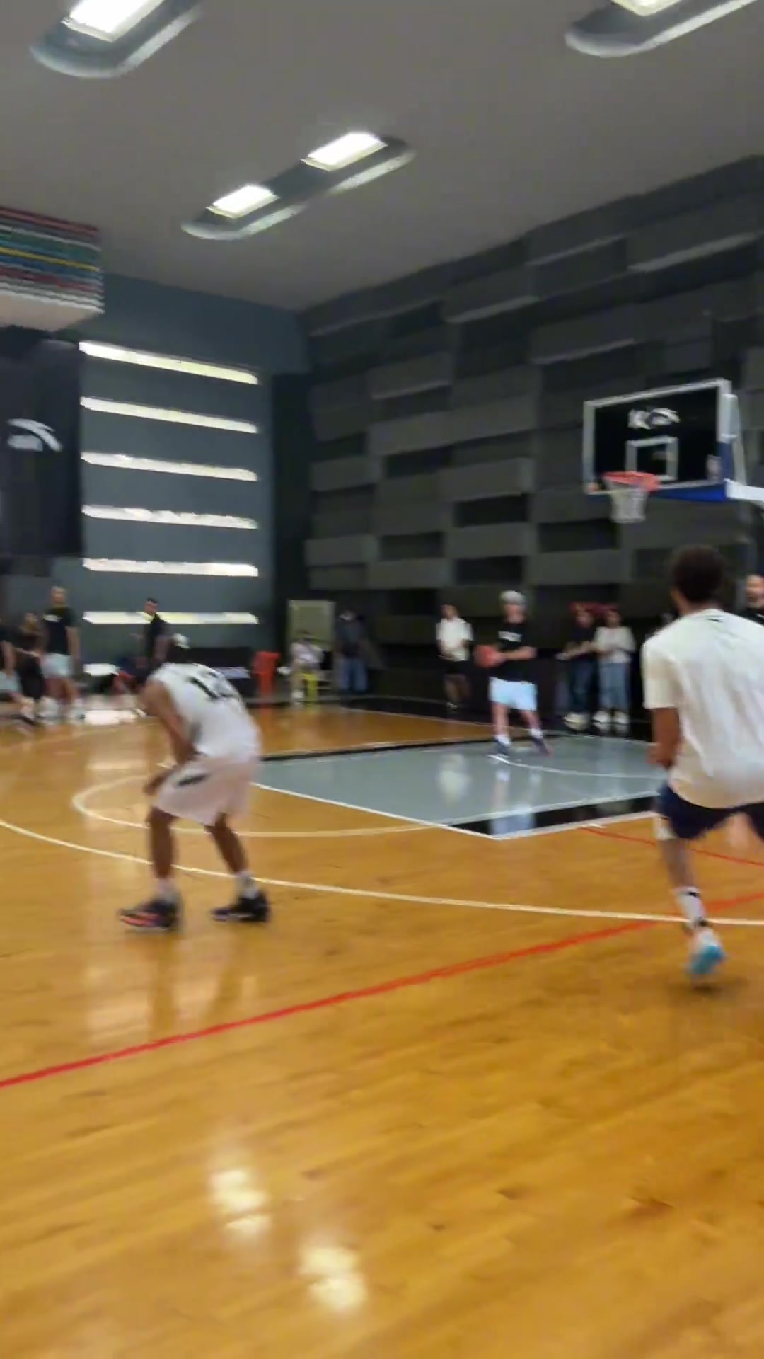 克萊教你怎么去接球投籃來看看頂級3D的標準動作吧