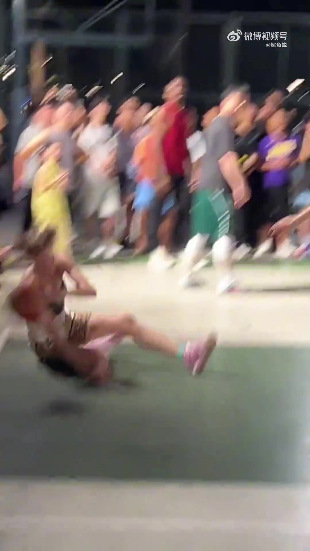 真對抗啊看過那么多籃球網(wǎng)紅這女的是真的血汗錢