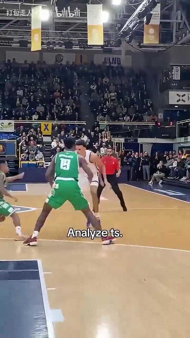 外星人來自2米24的持球變向單打感覺進(jìn)不進(jìn)全看文班的手感