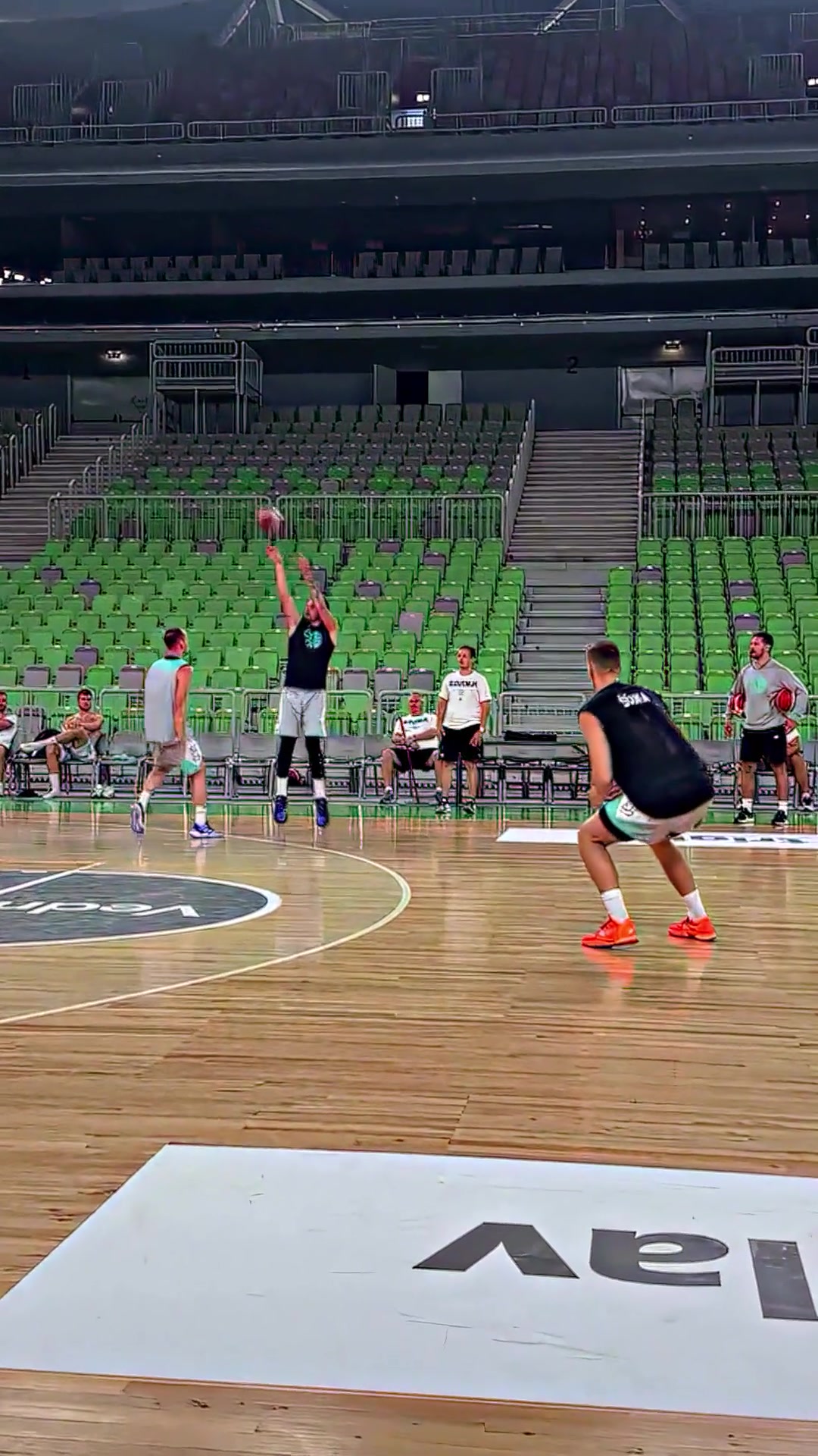 看看瘦下來的東契奇這速率嘎嘎的