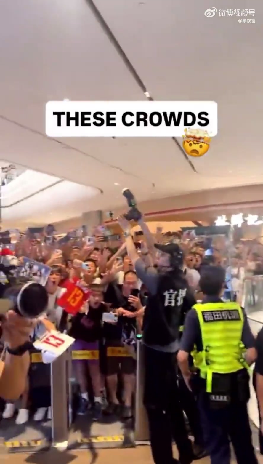 快船官推發(fā)哈登中國行場景視頻配文中國人人都愛登哥