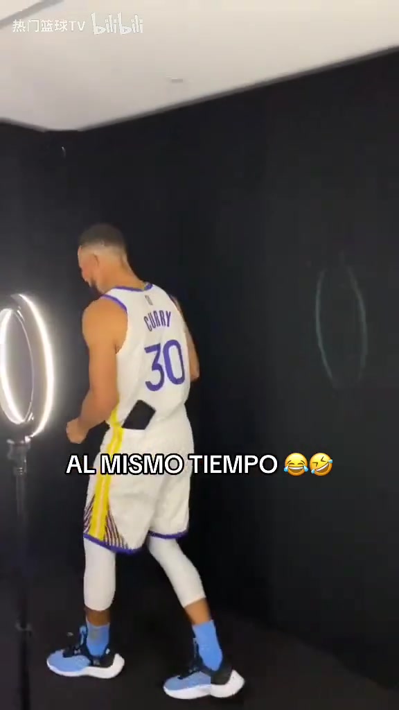 再看只有感慨名場(chǎng)面庫(kù)里和普爾的默契游戲