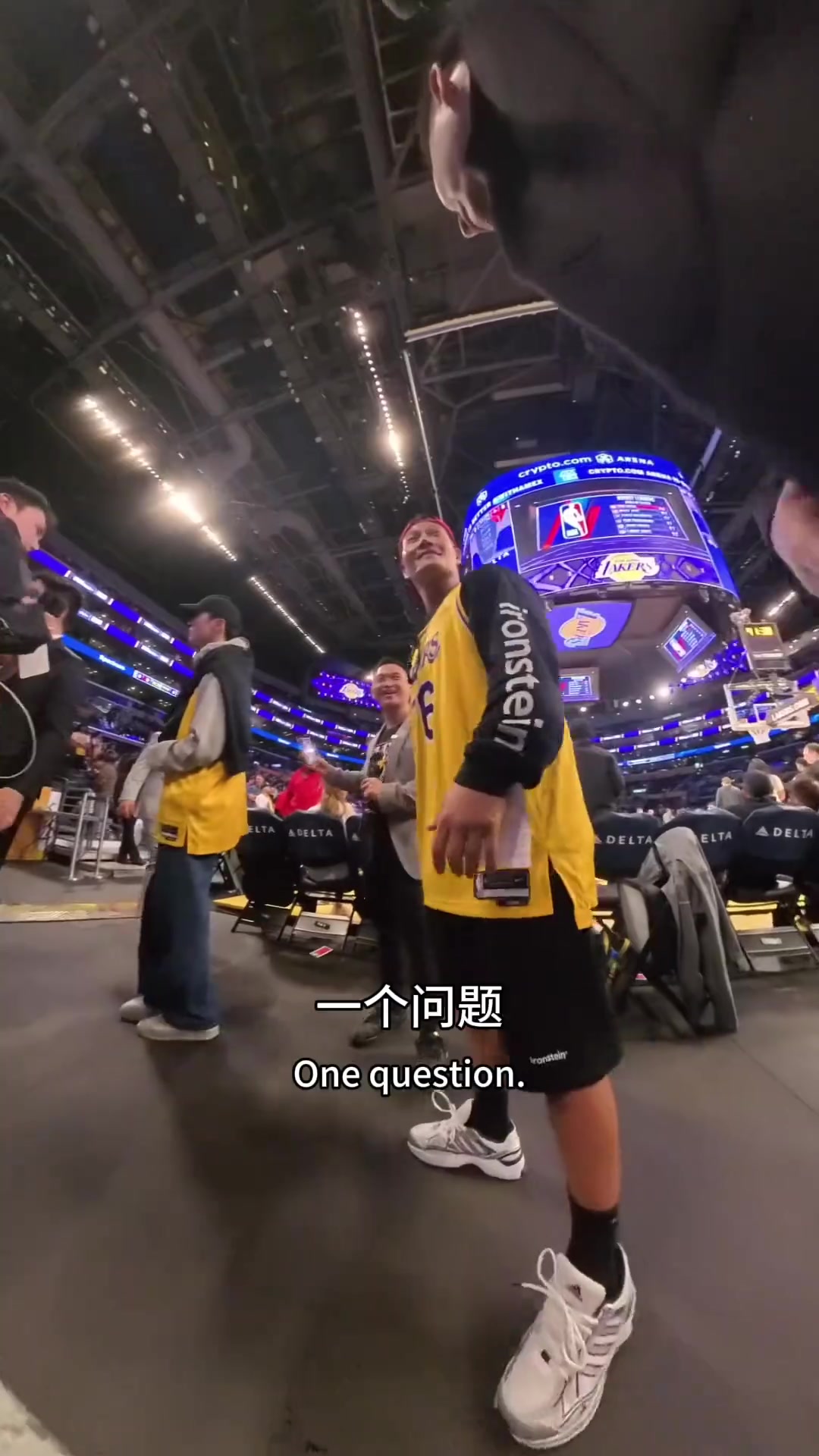 金鐘國主動(dòng)爆料結(jié)婚博主與兒時(shí)偶像金鐘國在湖人主場(chǎng)對(duì)話了