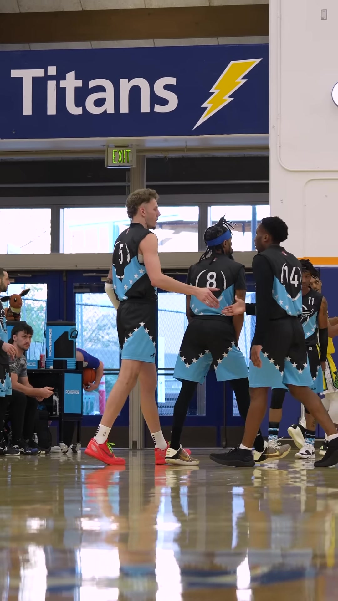 湖人新援白人中鋒瞧瞧凱勒-凱利這打法新賽季能派上用場(chǎng)嗎