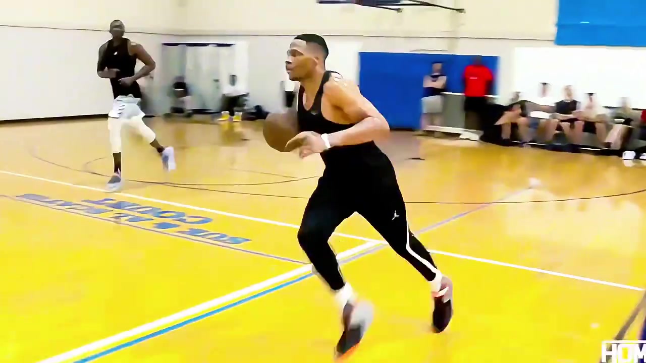 艾弗森vs威少誰歷史地位更高楊毅AI技術(shù)更強威少身體更好