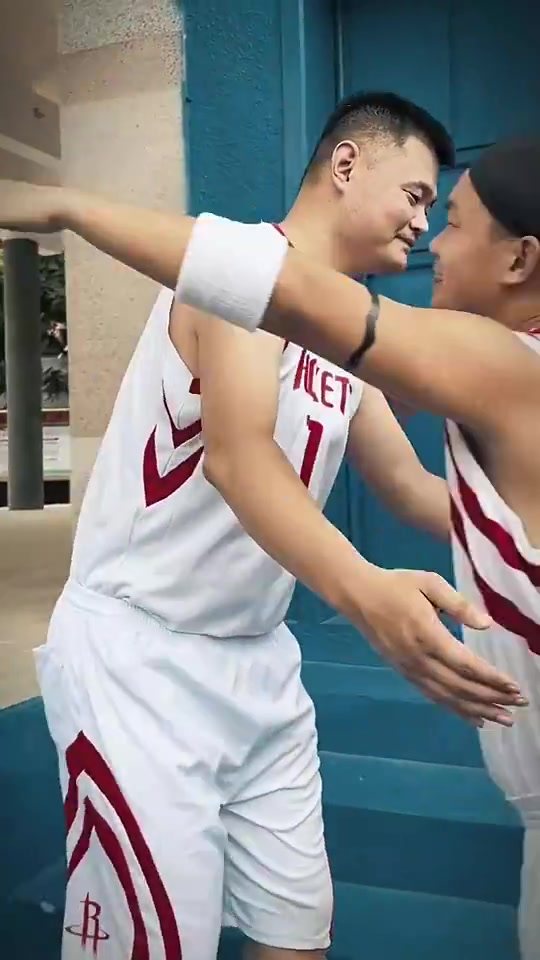 姚麥法庭見律師視頻會(huì)作為證據(jù)當(dāng)庭播放姚麥那算了撤訴