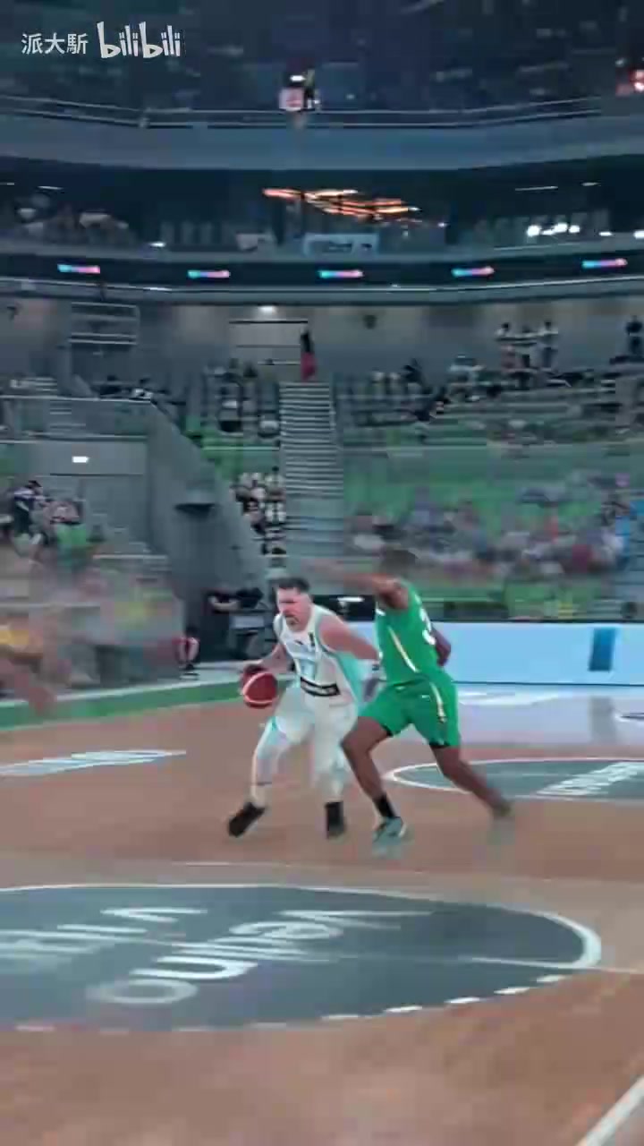 這就是持球大核的魅力東契奇進(jìn)攻混剪他就是體系本身