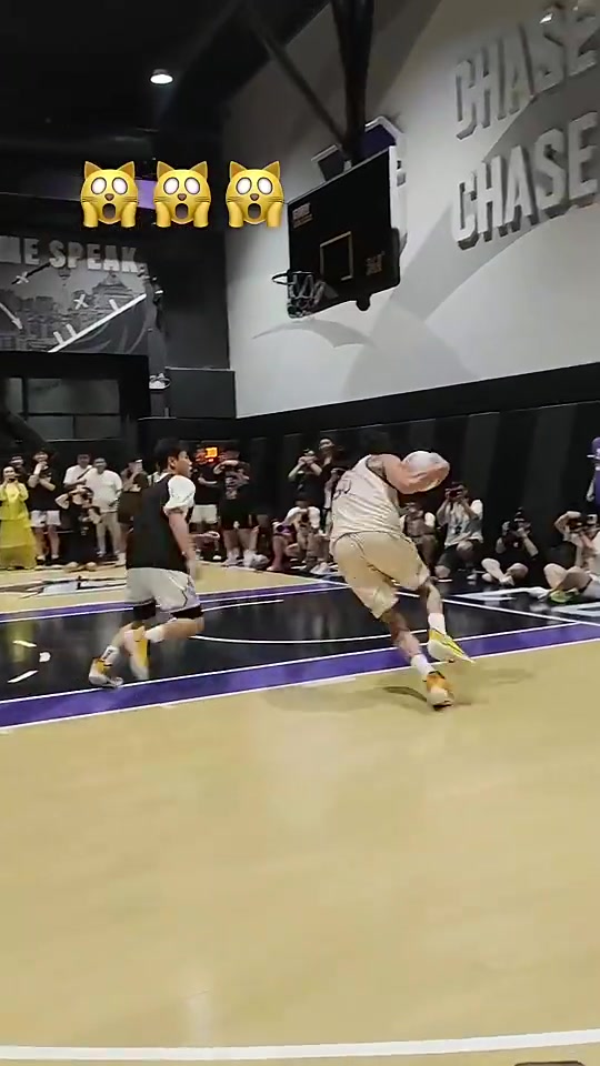 當年阿隆-戈登這手運球讓我們對NBA糙漢有了新認識