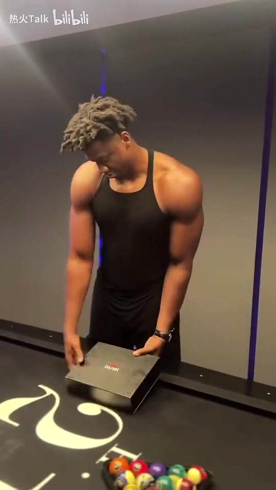 這么看白邊是真壯啊懷特塞德此前收到熱火文化球衣