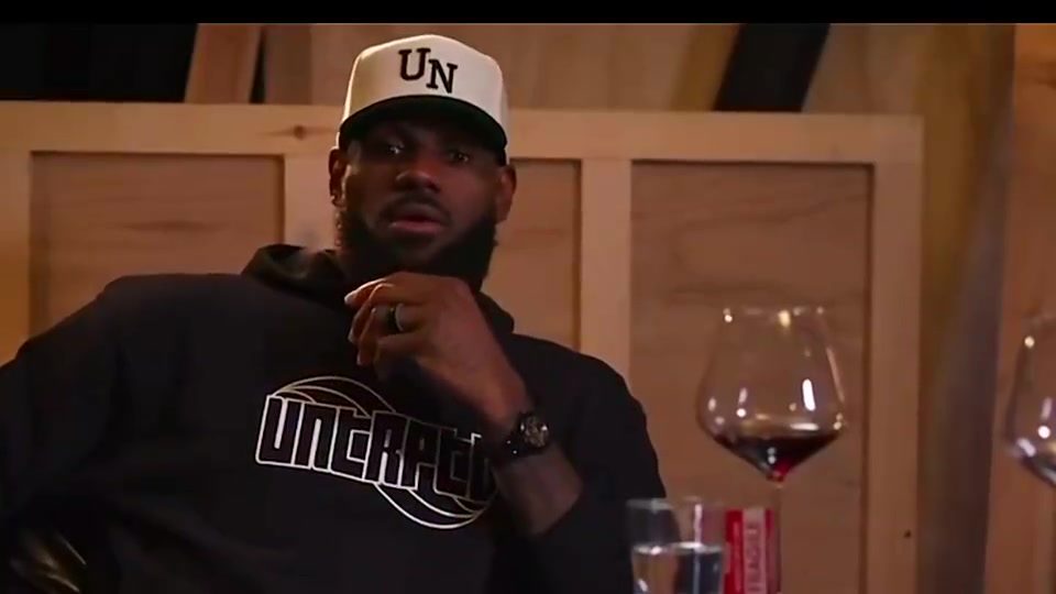 詹姆斯大家都在為波什犧牲鳴不平但你們問(wèn)過(guò)他嗎他是自愿的